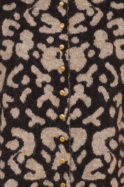 Cardigan kama animal