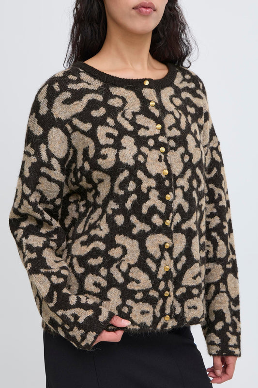 Cardigan kama animal