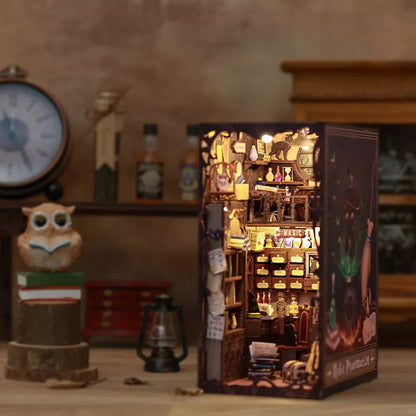 Serre livre  Book nook magic pharmacist