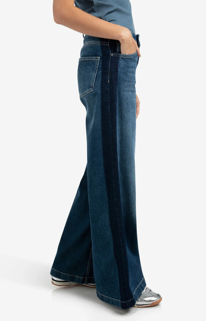 Jean taille haute avec empiècement, coupe large