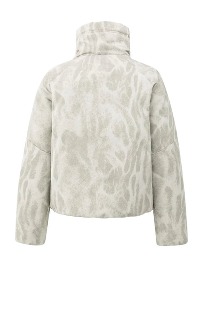 Veste matelassée entièrement recouverte d'un motif abstrait